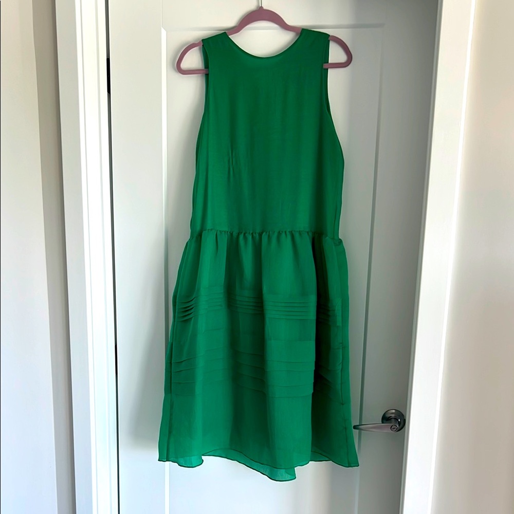Green Sleeveless Dress